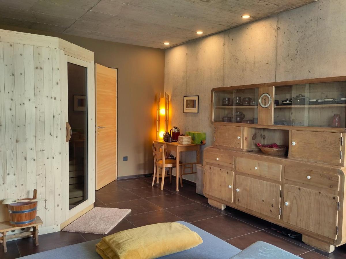 Apartment Das Eckige Cermes Exteriör bild